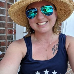 Meet your Posher, Amanda